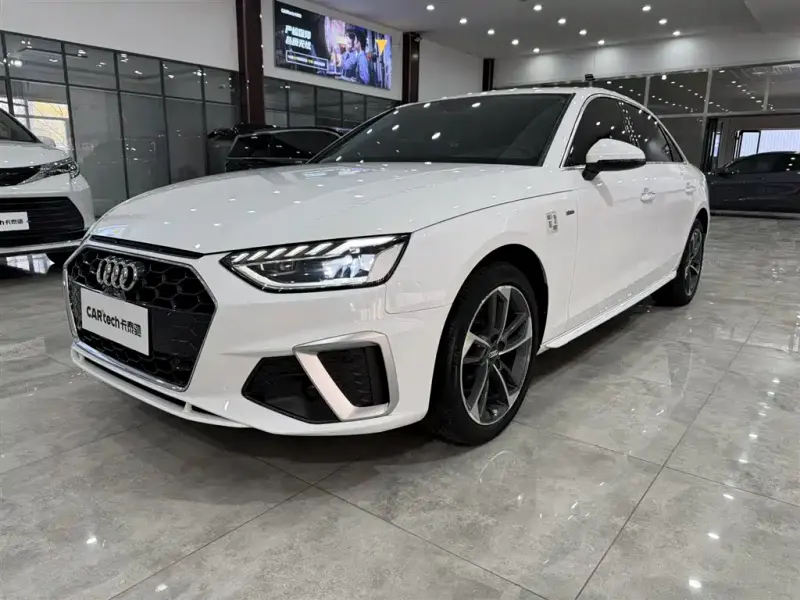 Audi A4L, 2022