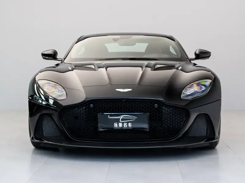 Aston Martin DBS, 2023