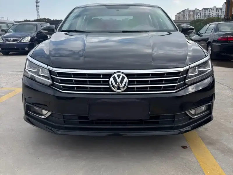 Volkswagen Passat, 2017 — фото 1