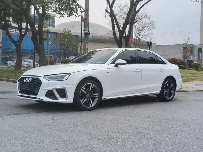 Audi A4L, 2022