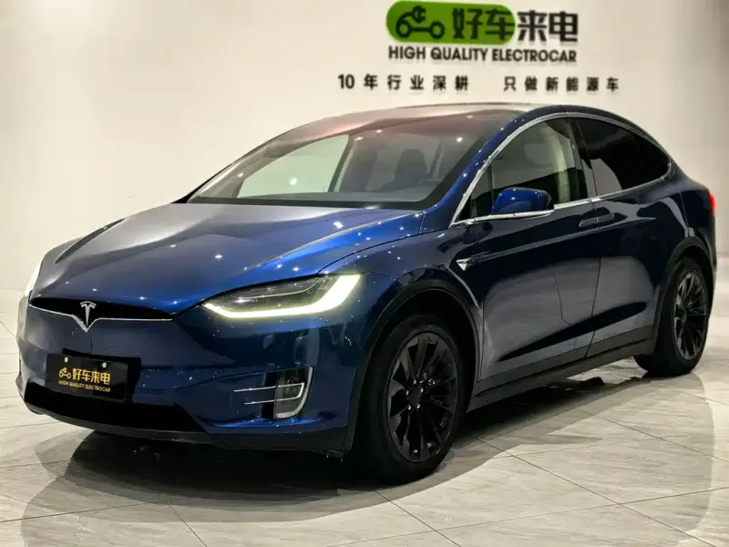 Tesla Model X, 2017
