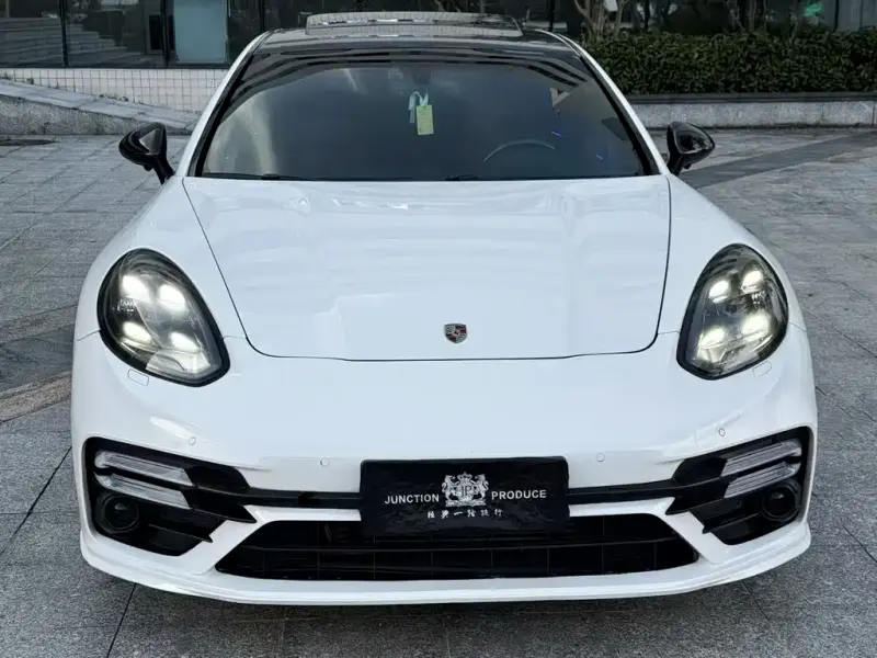 Porsche Panamera, 2011