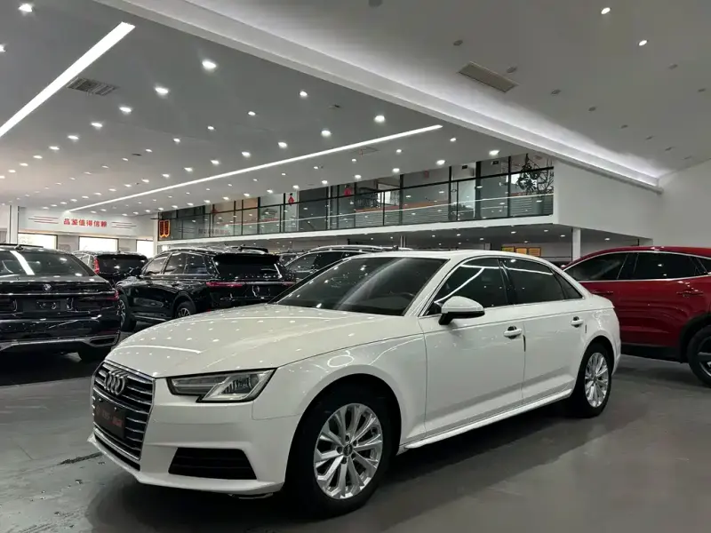 Audi A4L, 2017