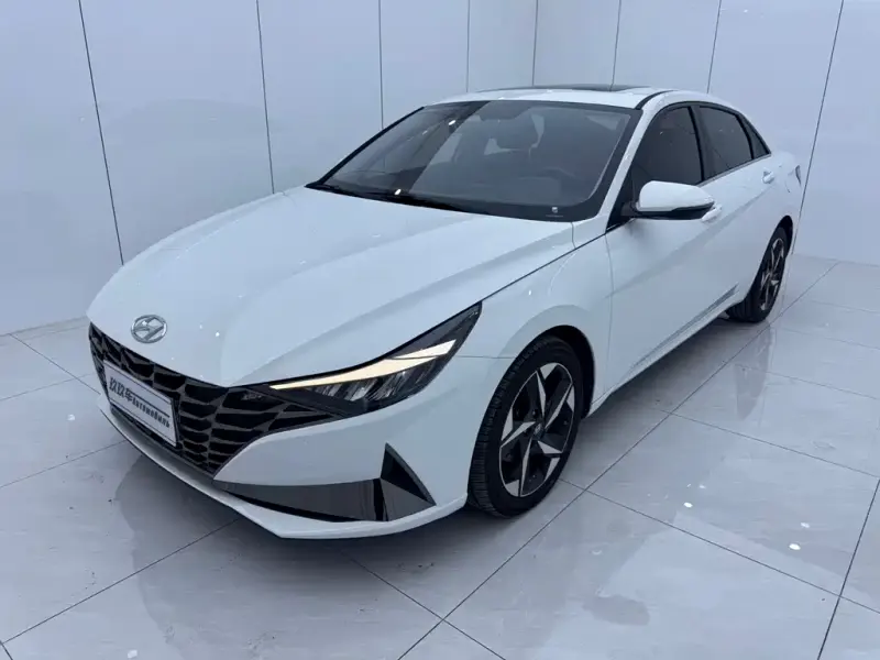 Hyundai Elantra, 2024