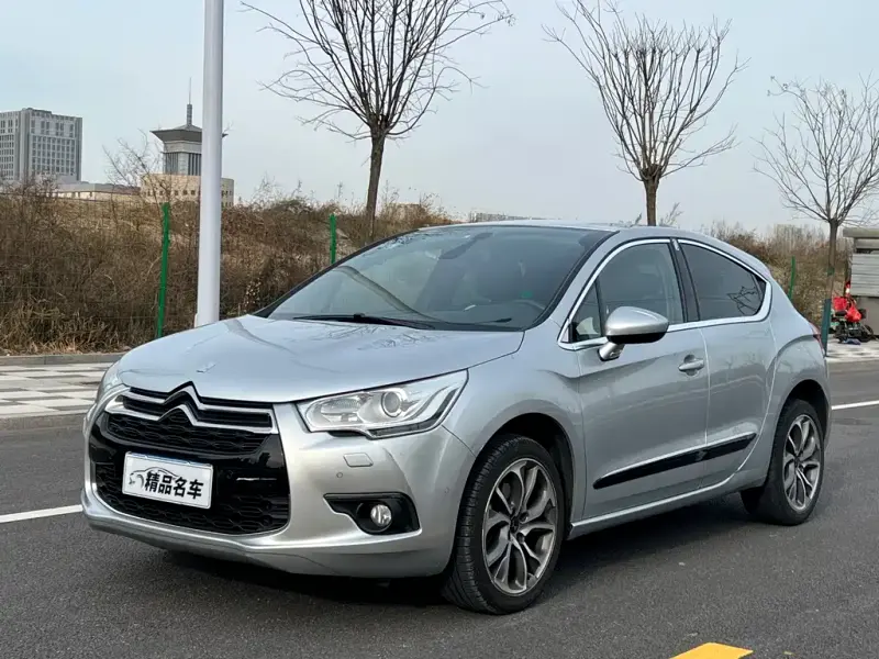 DS 4, 2015