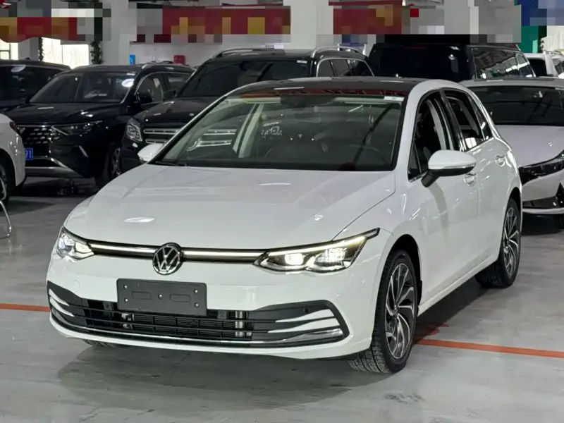 Volkswagen Golf, 2022