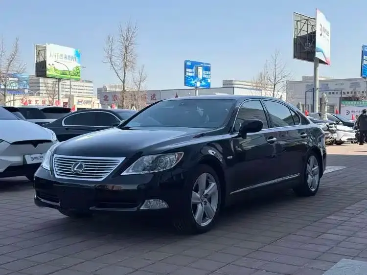 Lexus LS, 2008