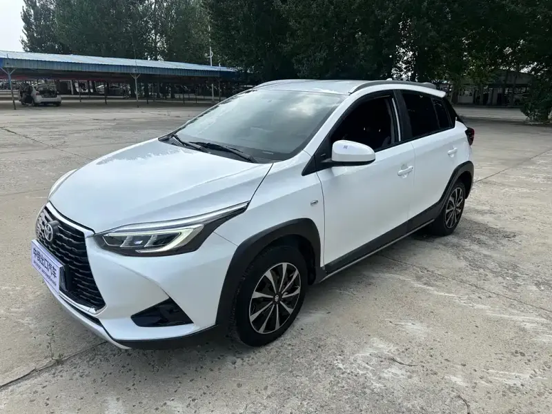 Toyota Yaris L, 2022 — фото 1