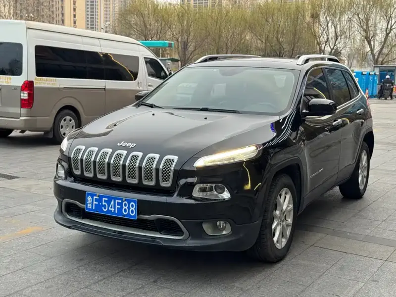 Jeep Cherokee, 2016