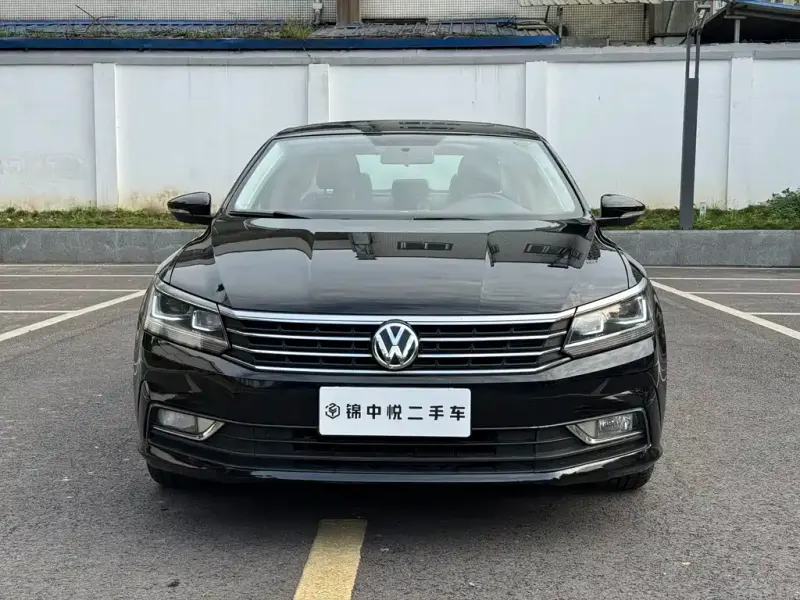 Volkswagen Passat, 2017 — фото 1