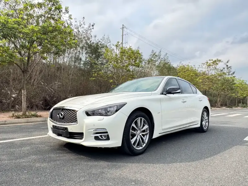 Infiniti Q50L, 2017