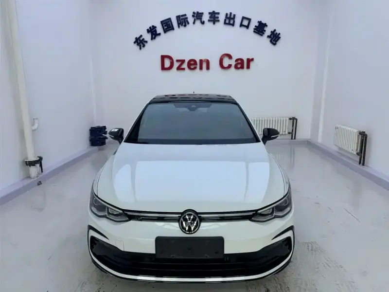 Volkswagen Golf, 2022