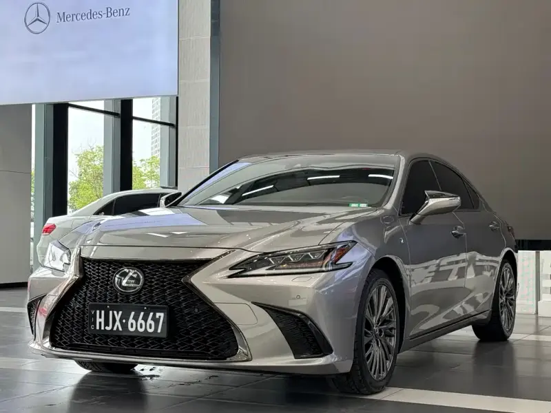 Lexus ES, 2020