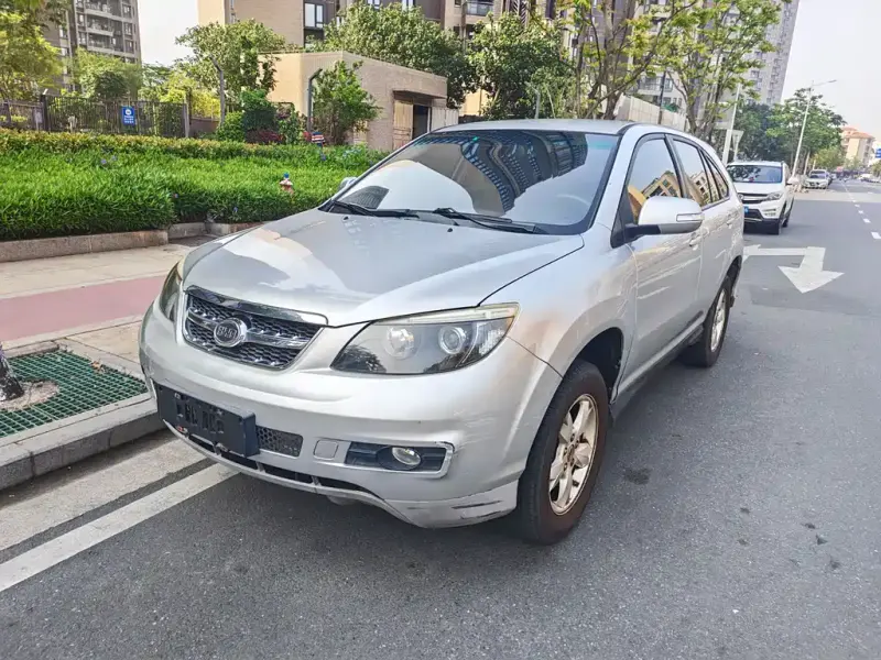 BYD S6, 2015