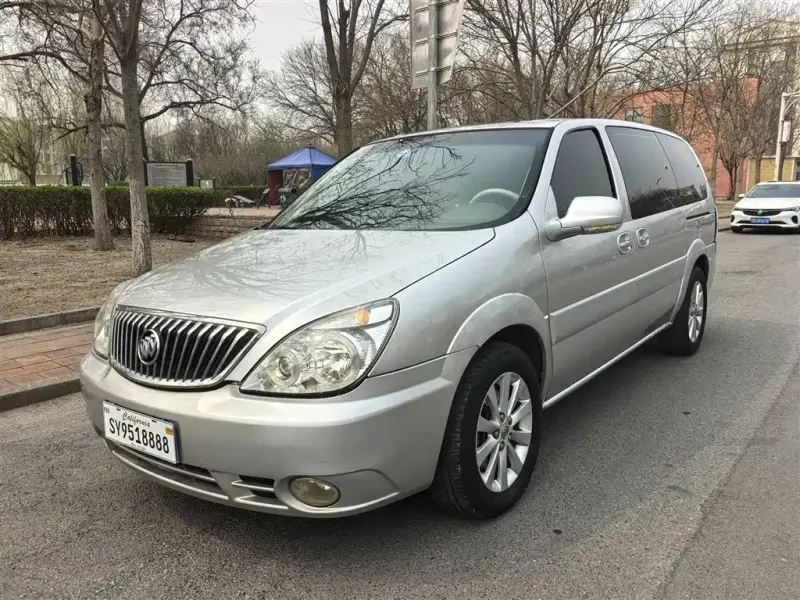 Buick GL8, 2011