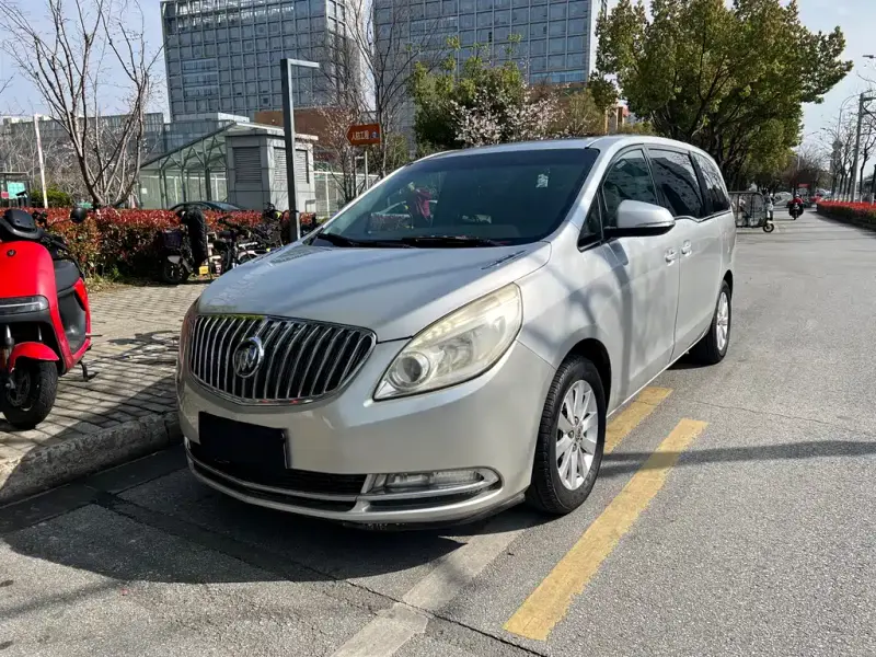 Buick GL8, 2013