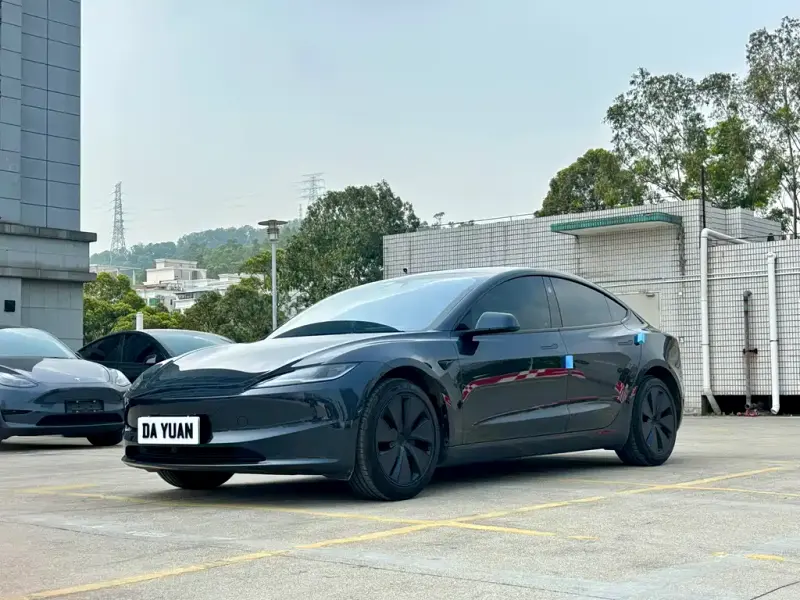 Tesla Model 3, 2025 — фото 1