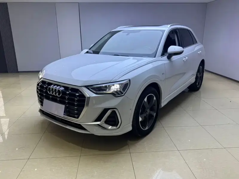 Audi Q3, 2022