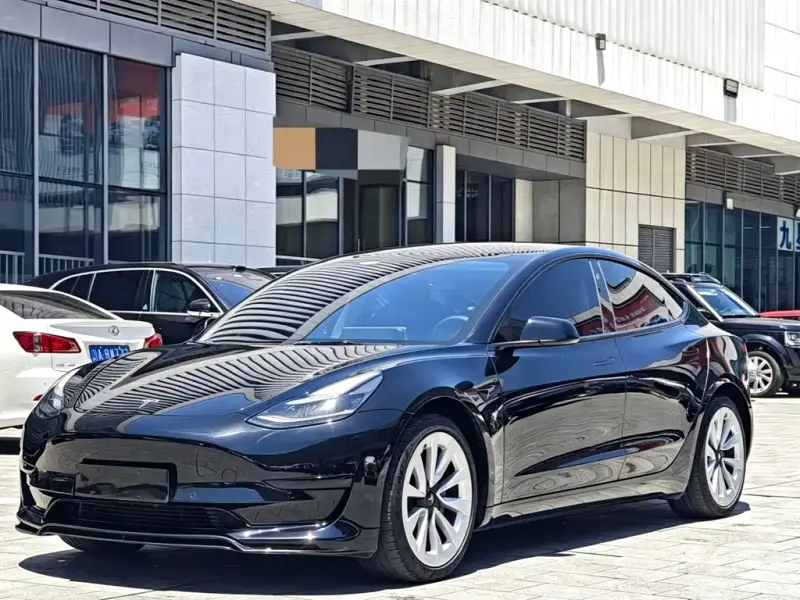 Tesla Model 3, 2022