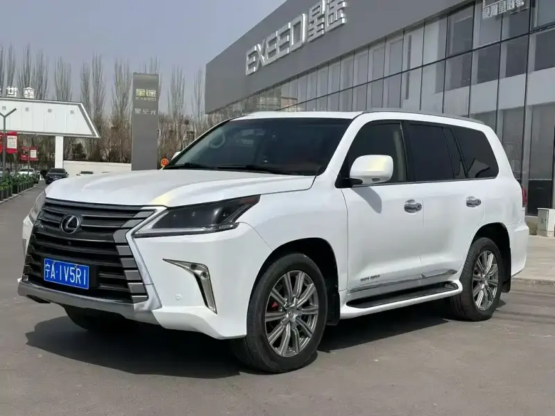 Lexus LX, 2011