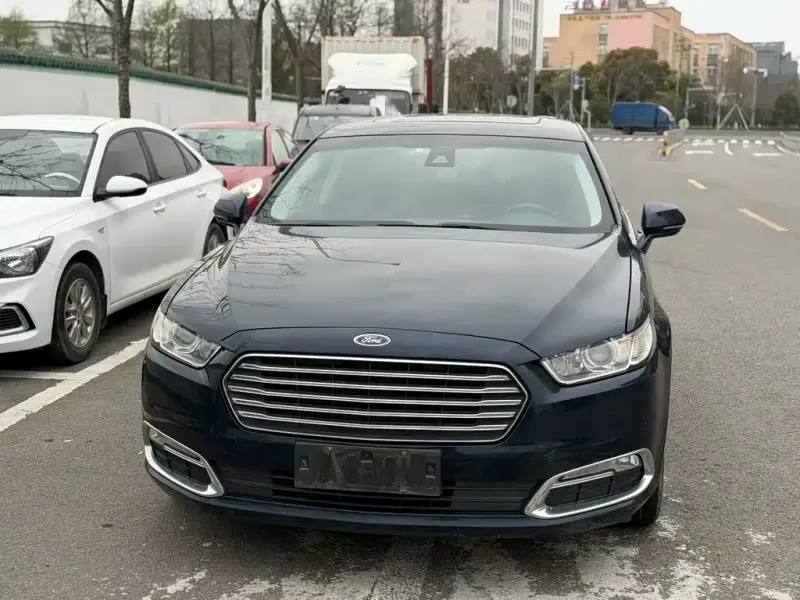 Ford Taurus, 2016