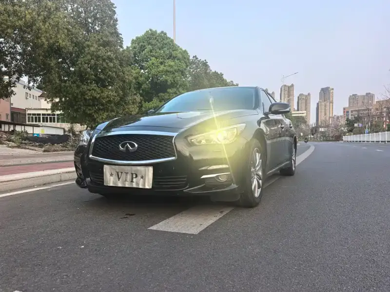 Infiniti Q50L, 2017