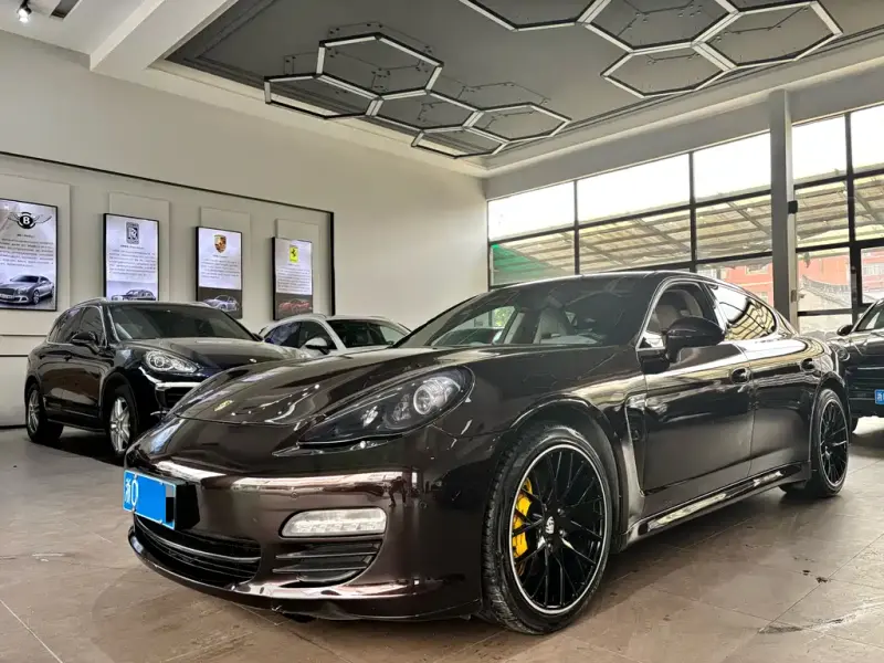 Porsche Panamera, 2011