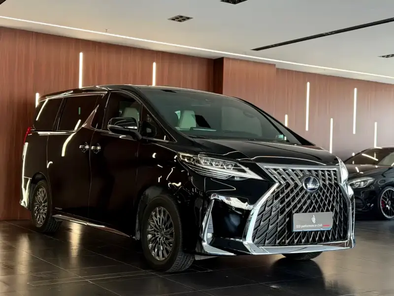 Lexus LM, 2022