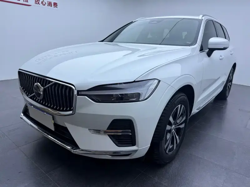 Volvo XC60, 2022 — фото 1
