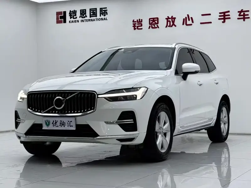 Volvo XC60, 2022 — фото 1