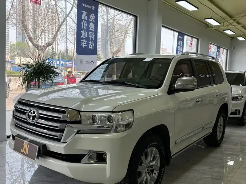 Toyota Land Cruiser, 2017 — фото 1