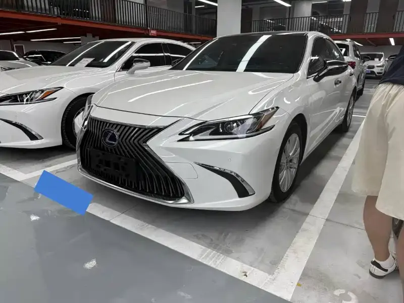 Lexus ES, 2020