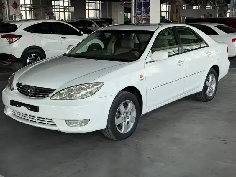Toyota Camry, 2005