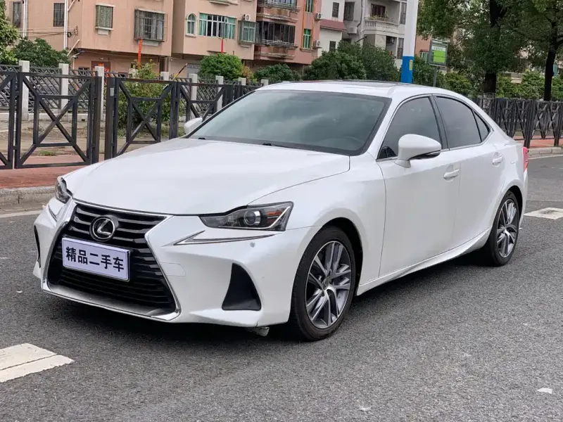 Lexus IS, 2018