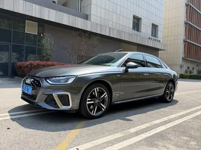 Audi A4L, 2021