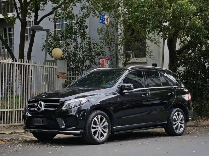 Mercedes-Benz GLE, 2017 — фото 1