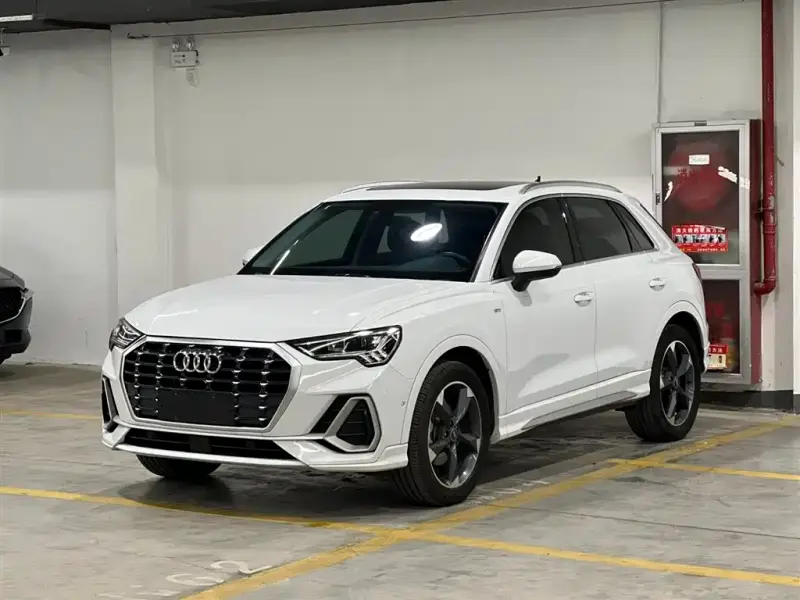 Audi Q3, 2022