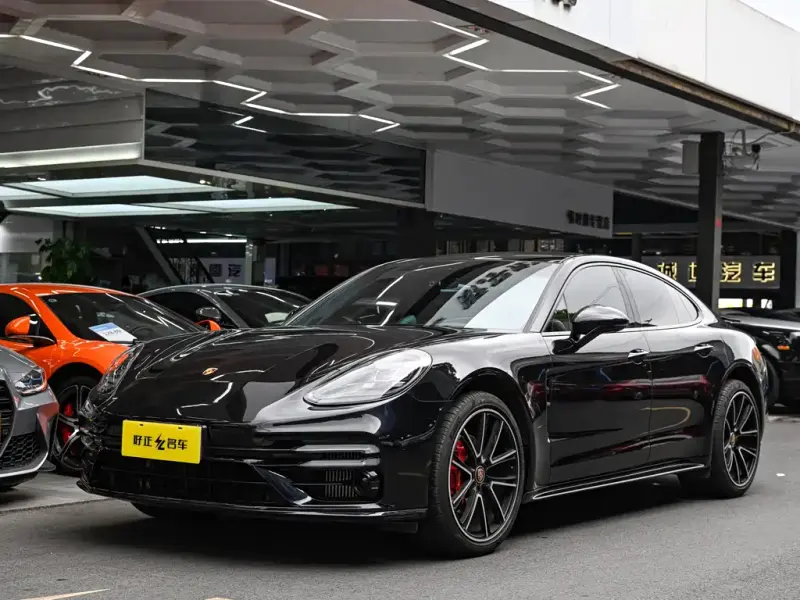 Porsche Panamera, 2023