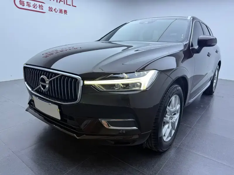 Volvo XC60, 2021 — фото 1