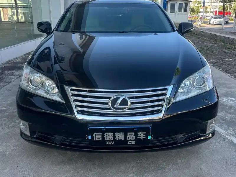 Lexus ES, 2011