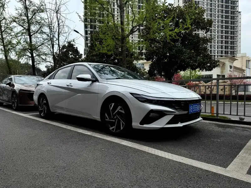 Hyundai Elantra, 2024
