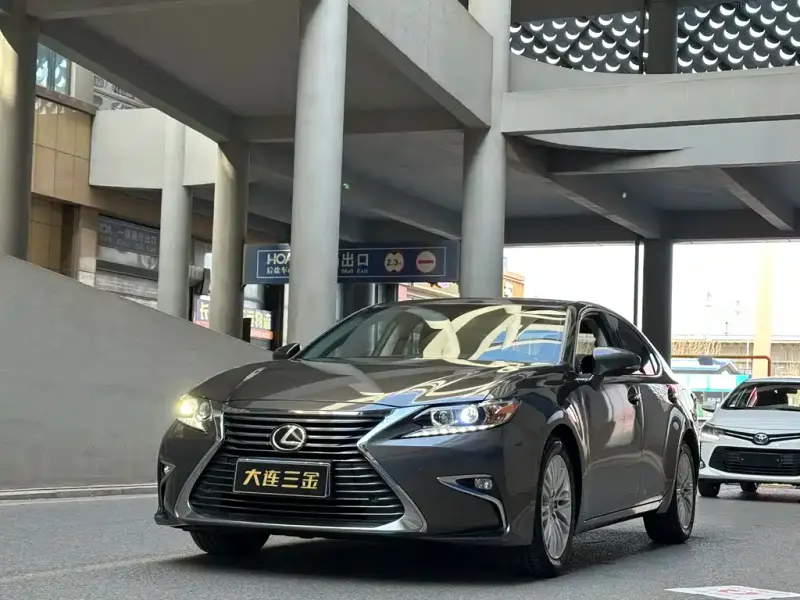 Lexus ES, 2018