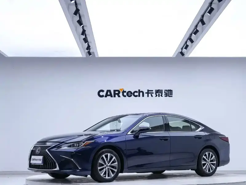 Lexus ES, 2020