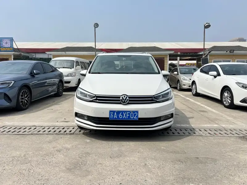 Volkswagen Touran, 2017 — фото 1