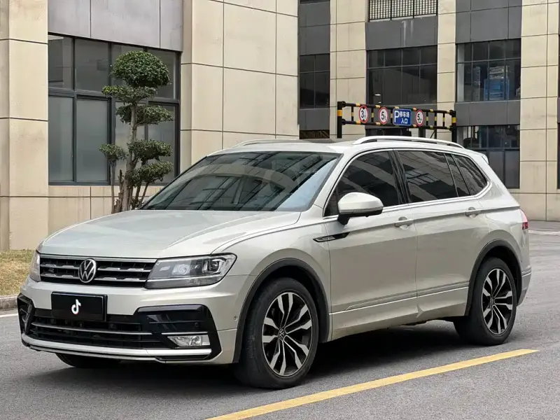 Volkswagen Tiguan L, 2021