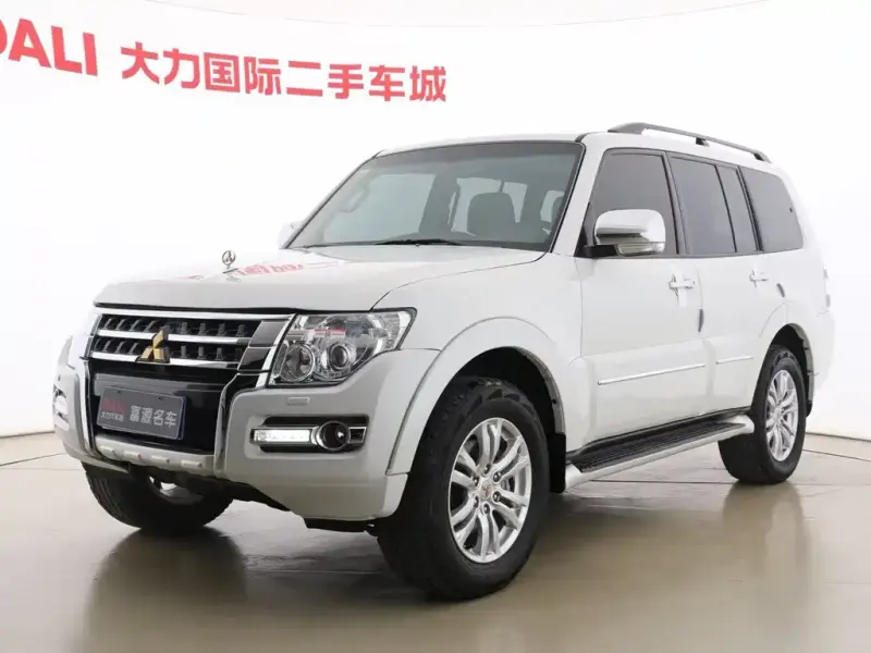 Mitsubishi Pajero (Import), 2019 — фото 1