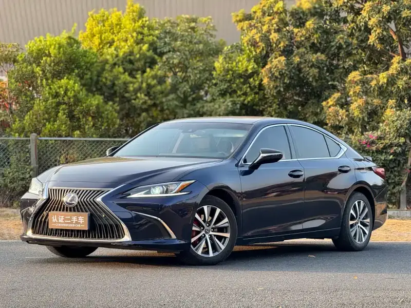 Lexus ES, 2019