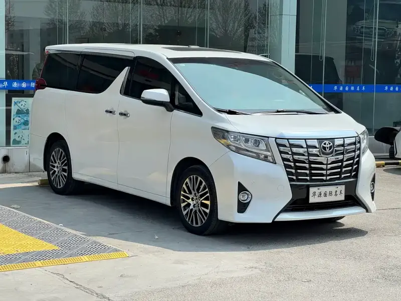 Toyota Alphard, 2015