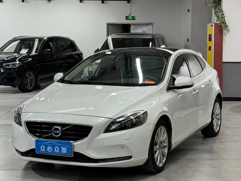 Volvo V40, 2016