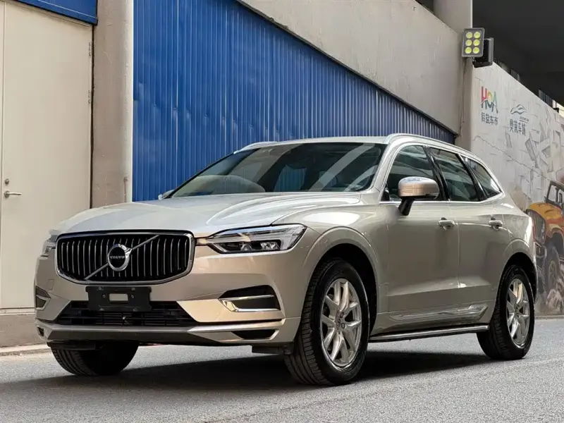 Volvo XC60, 2020 — фото 1